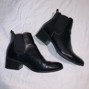 Target black “chelsea” booties sz 8